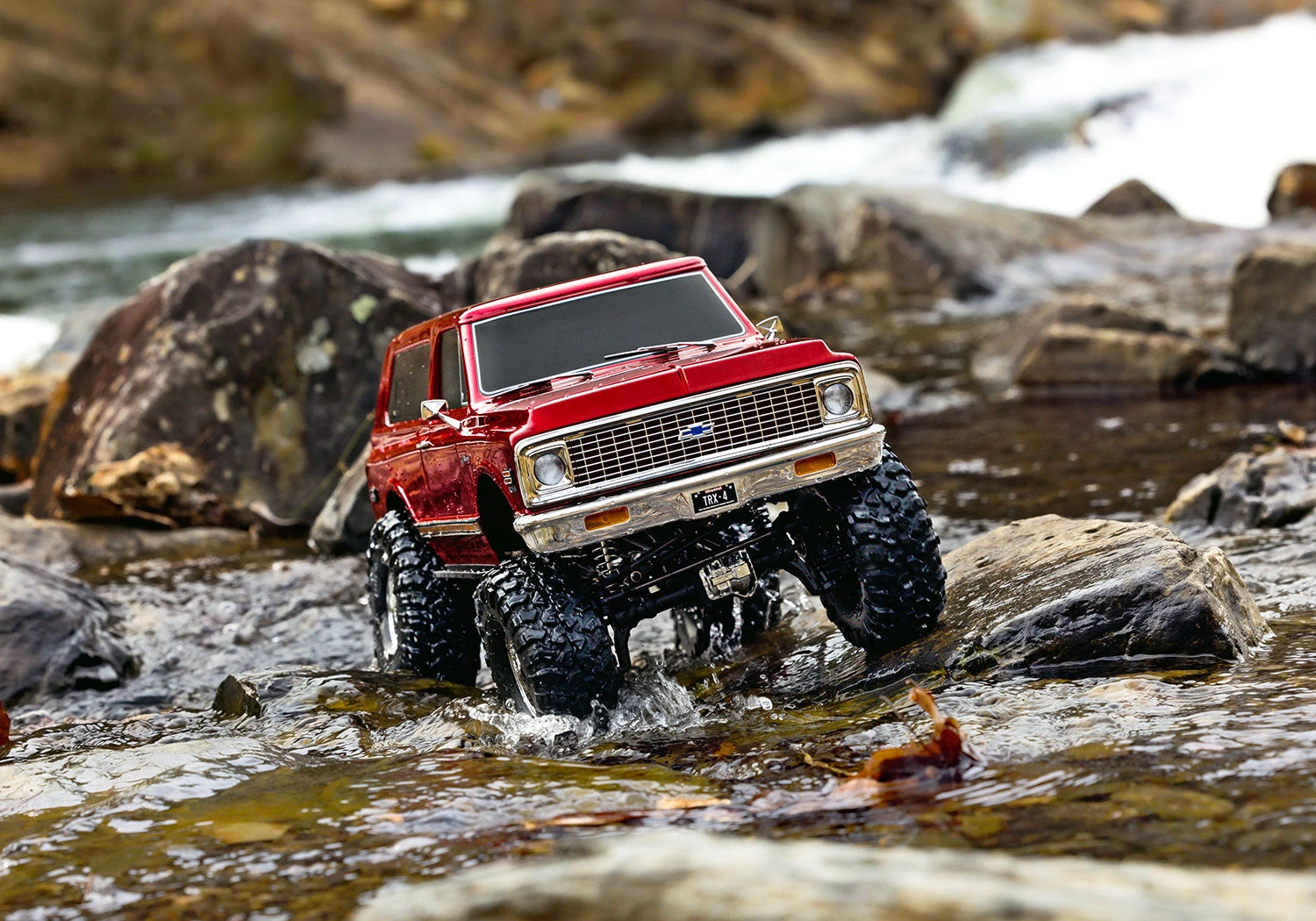 Traxxas 92086-4 TRX-4 Red RTR High Trail 1972 Chevy Blazer Trail Crawler 9 Traxxas 92086-4 TRX-4 Red RTR High Trail 1972 Chevy Blazer Trail Crawler - Image 7